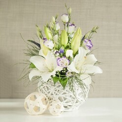 LILIUM & LISIANTHUS WEDDING ARRANGEMENT